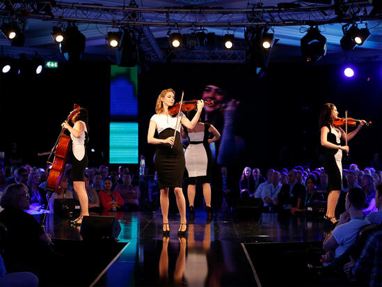 Violin Introduction in the Round